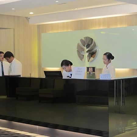 Sequoia Hotel Quezon City Esterno foto