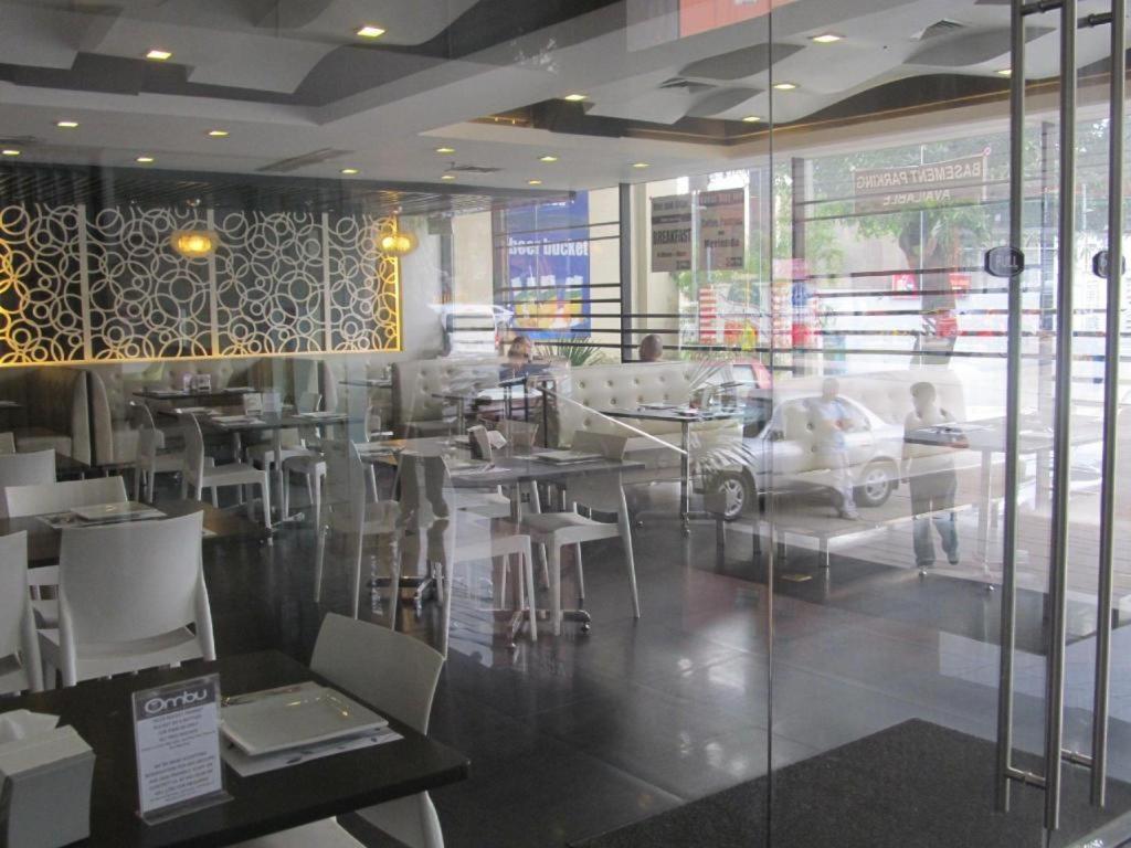 Sequoia Hotel Quezon City Esterno foto