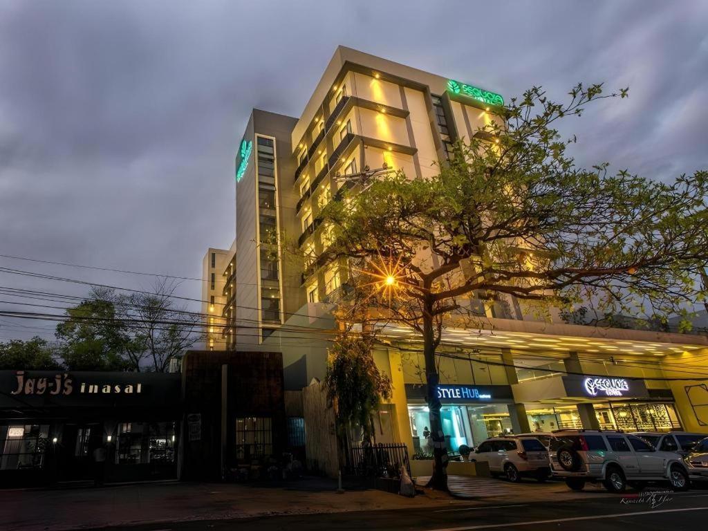Sequoia Hotel Quezon City Esterno foto