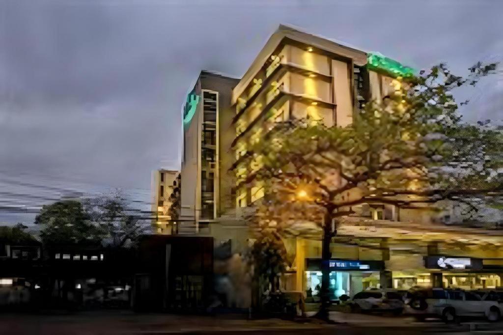 Sequoia Hotel Quezon City Esterno foto