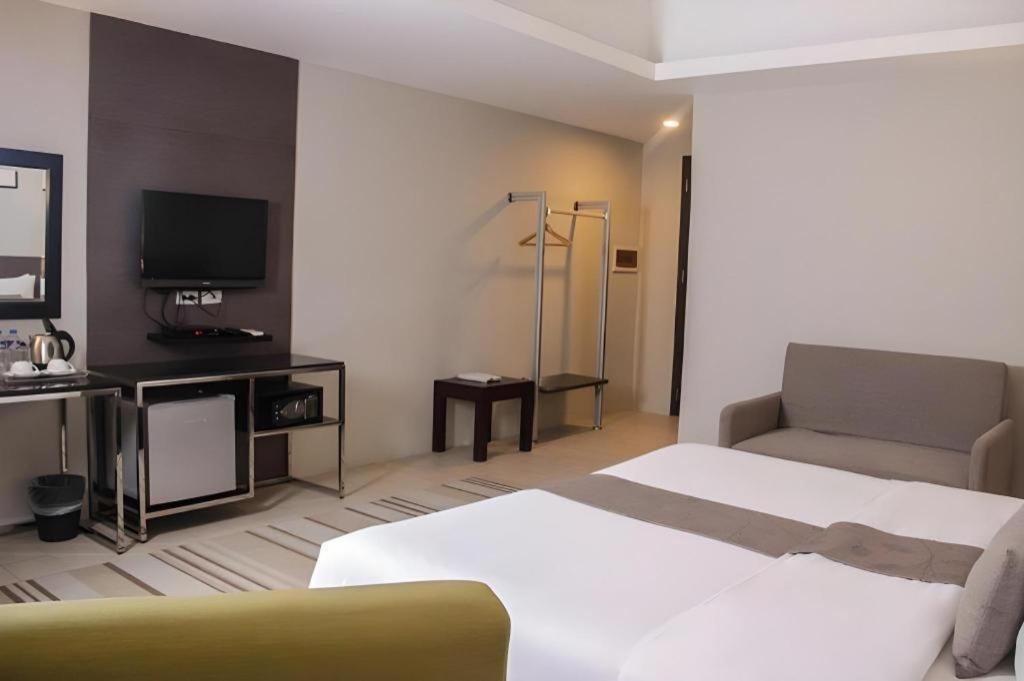 Sequoia Hotel Quezon City Esterno foto