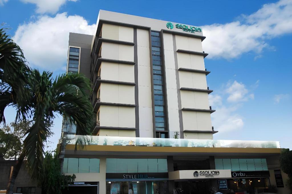 Sequoia Hotel Quezon City Esterno foto