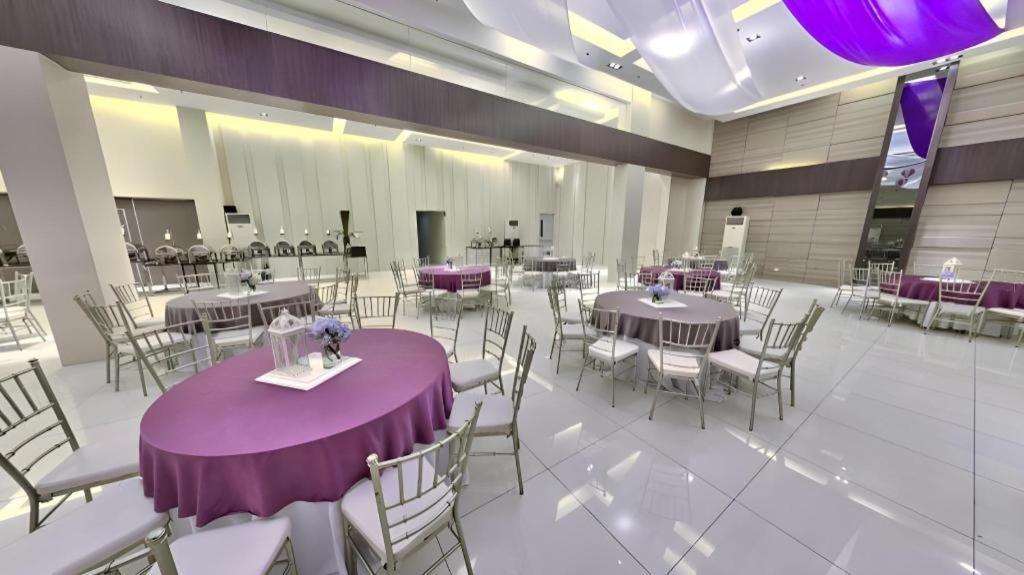 Sequoia Hotel Quezon City Esterno foto