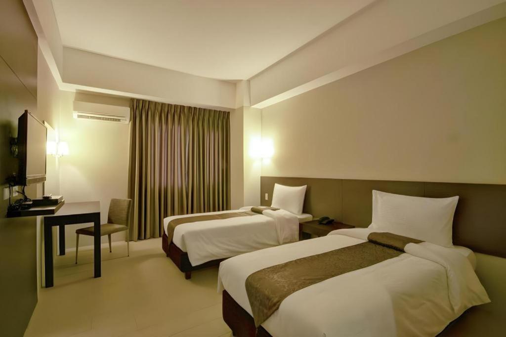 Sequoia Hotel Quezon City Esterno foto