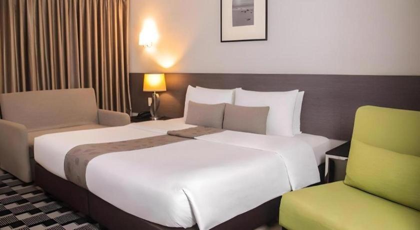 Sequoia Hotel Quezon City Esterno foto