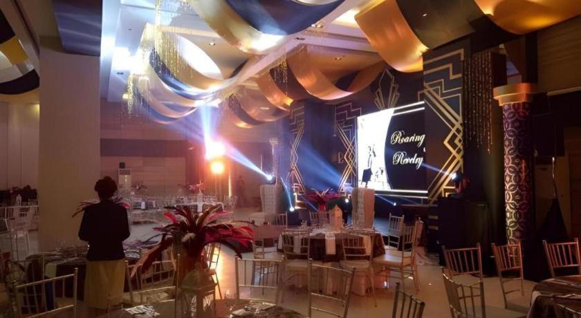 Sequoia Hotel Quezon City Esterno foto
