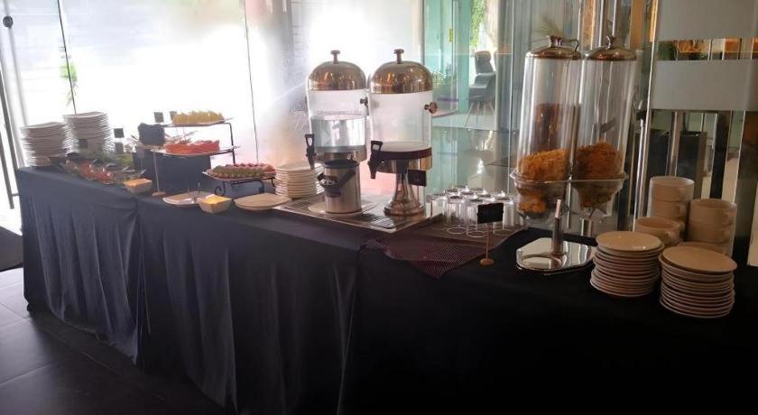 Sequoia Hotel Quezon City Esterno foto