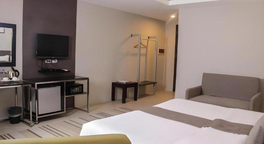 Sequoia Hotel Quezon City Esterno foto