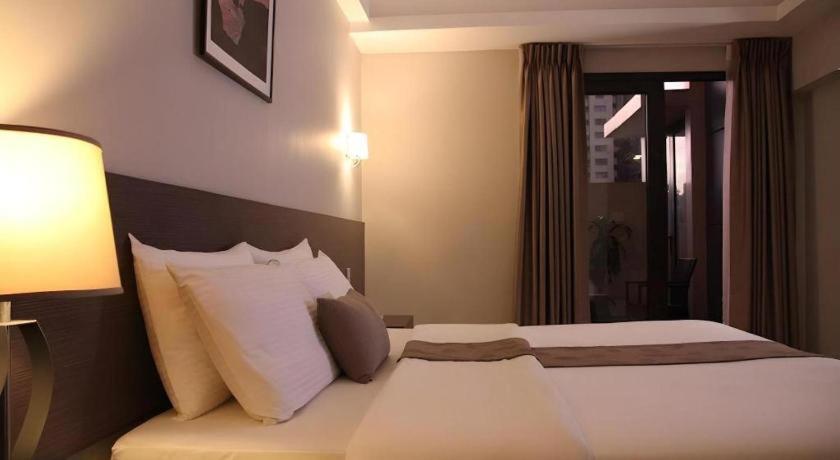 Sequoia Hotel Quezon City Esterno foto